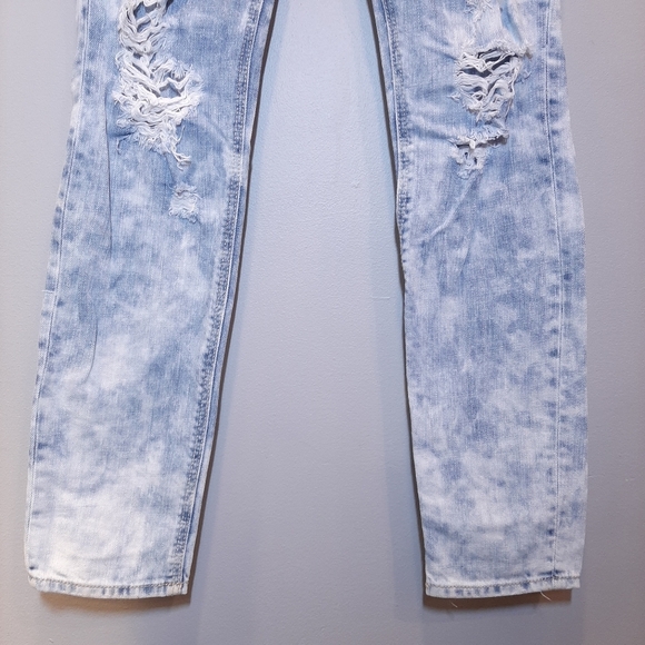 HOLLISTER Low Rise Distressed Acid Wash Jeans - Picture 4 of 11
